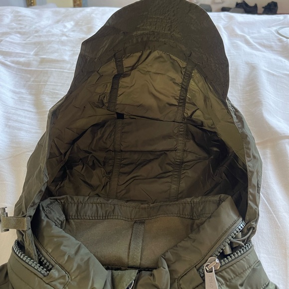 COPY - Olive Green Ralph Lauren Men Windbreaker with zipper pocket with Hood - Picture 6 of 7